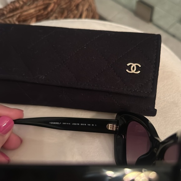 Chanel Pearl Edge Sunglasses With Case - Picture 5 of 6